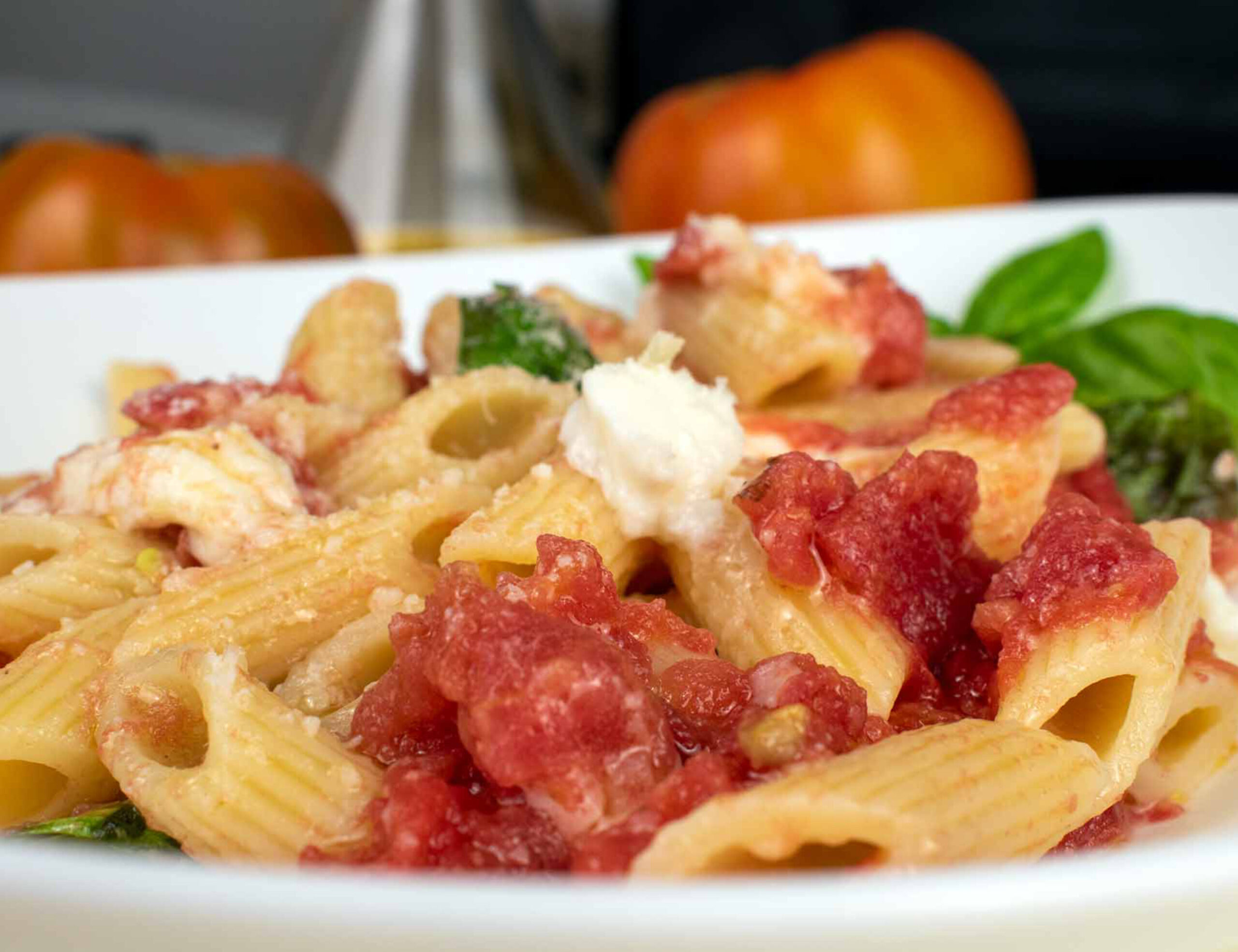 Pasta with Fresh Tomato Sauce, Mozzarella and Basil