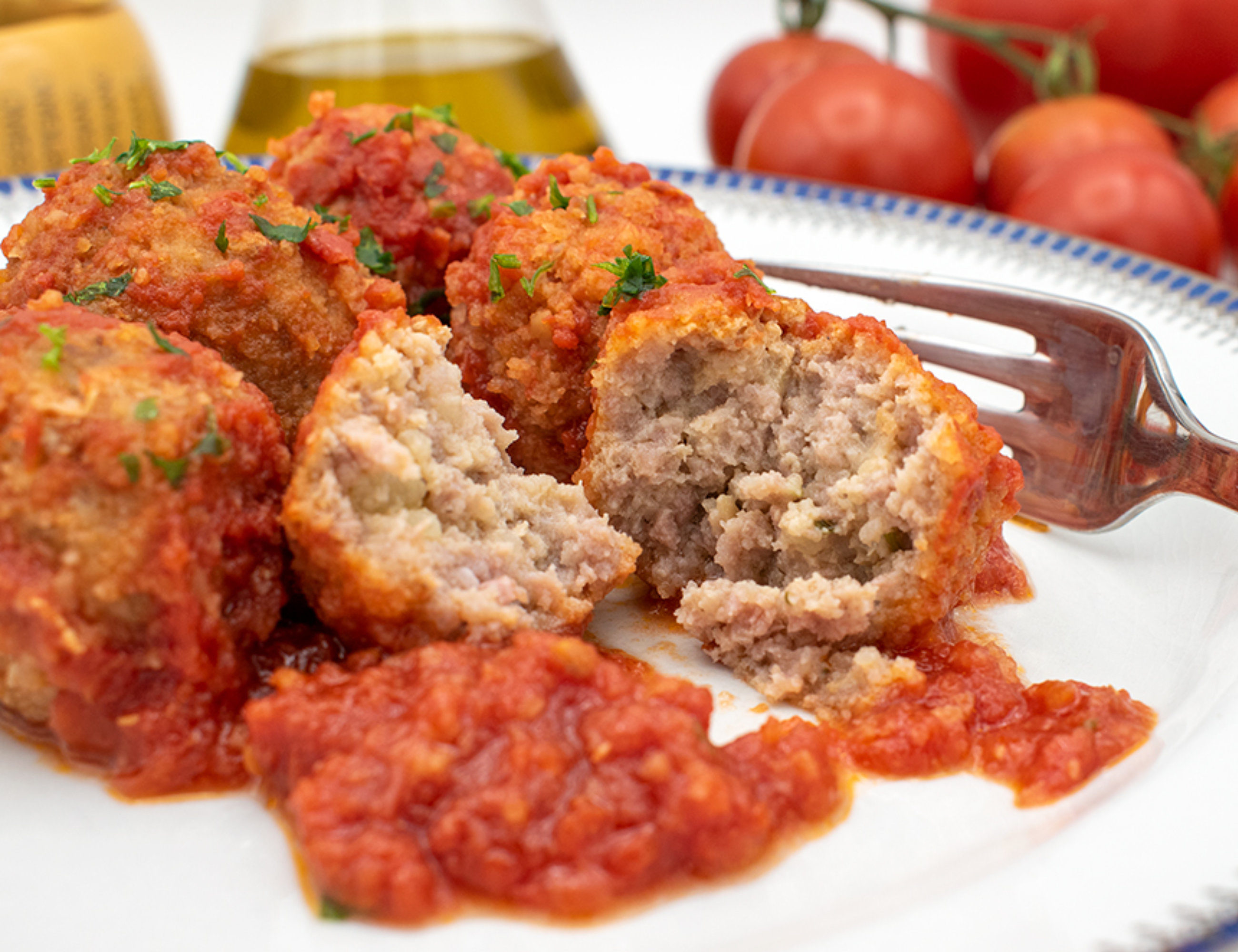 Authentic Italian Meatballs with Tomato Sauce