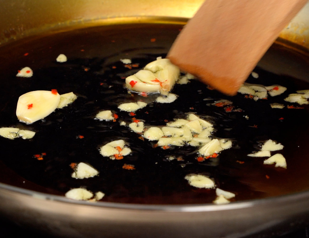 How to make Spaghetti all'Assassina like an ItalianVincenzo's Plate