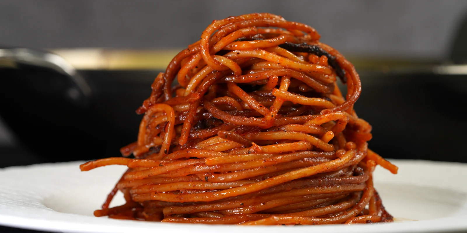 How to make Spaghetti all'Assassina like an ItalianVincenzo's Plate